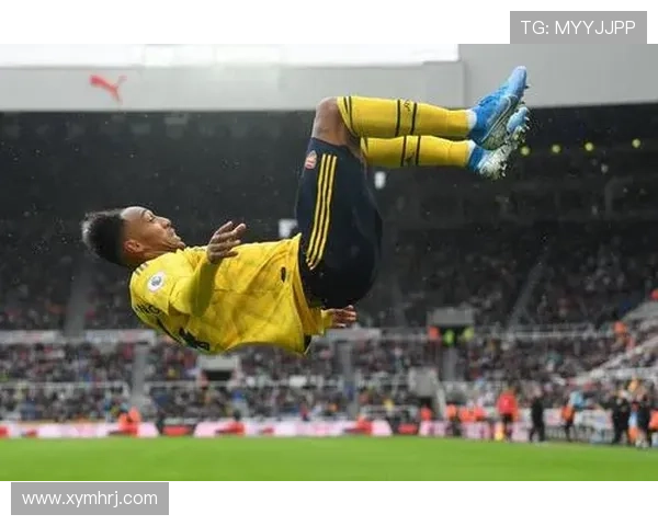 变身空翻足球明星视频展现惊艳技巧与激情瞬间的完美结合